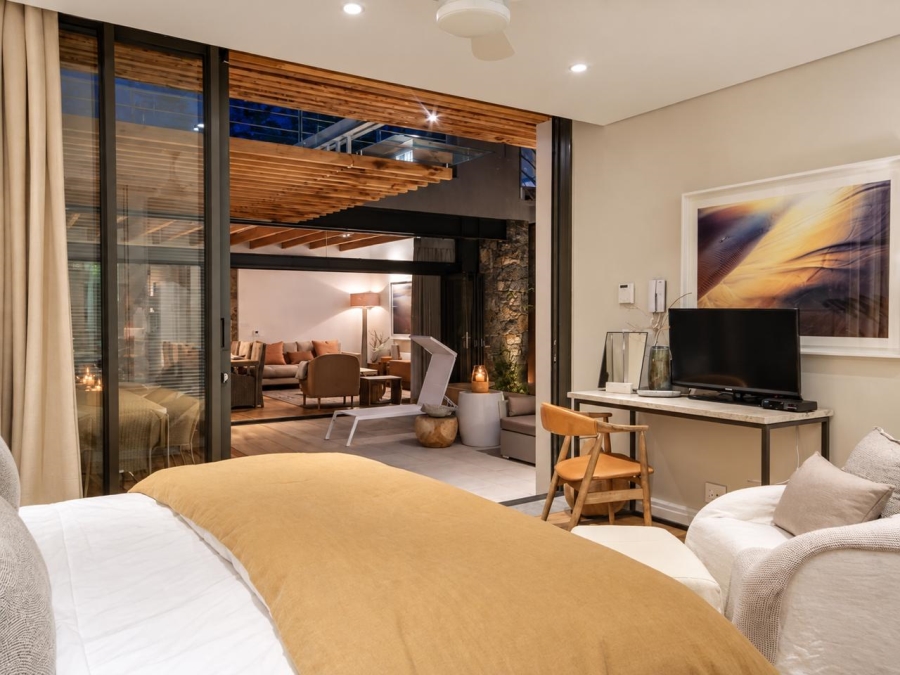 To Let 3 Bedroom Property for Rent in Green Point Western Cape
